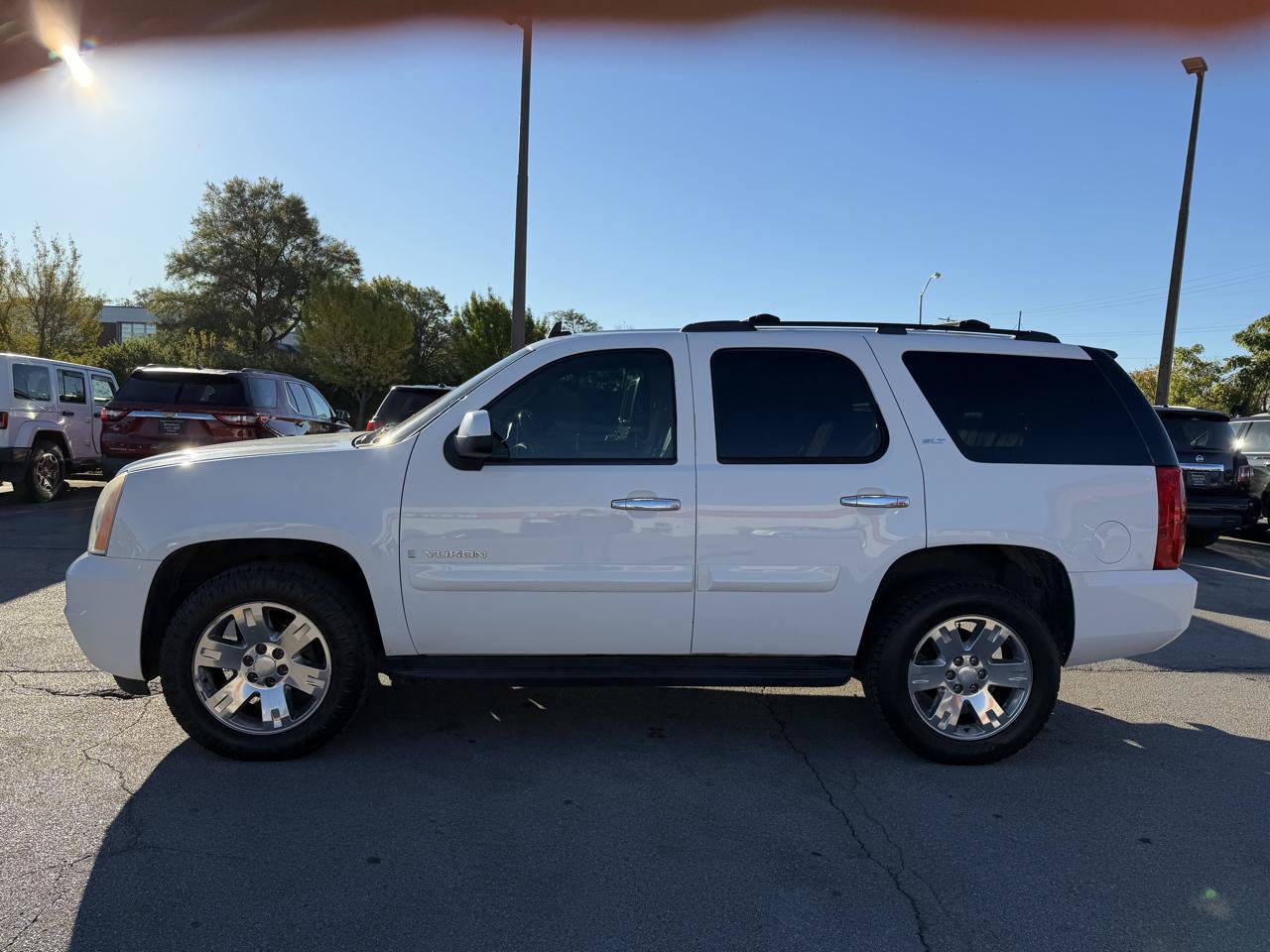 Used 2008 GMC Yukon SLT w/ SLT Preferred Equipment Group AWD/4WD image 6
