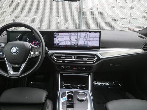 Used 2023 BMW i4 eDrive35 w/ Premium Package RWD image 9