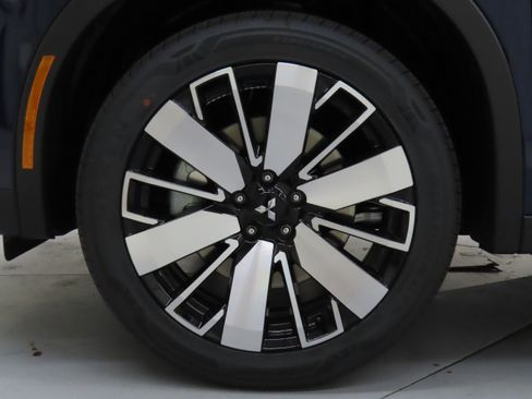 New 2025 Mitsubishi Outlander SE image 27