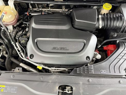 Used 2020 Chrysler Voyager Lxi FWD image 29