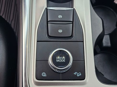 Certified 2022 Ford Explorer XLT w/ Equipment Group 202A image 29