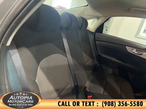 Used 2024 Kia Forte LXS FWD image 15