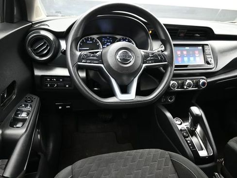 Used 2021 Nissan Kicks S image 11