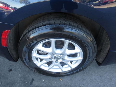 Used 2020 Chrysler Voyager LX image 5