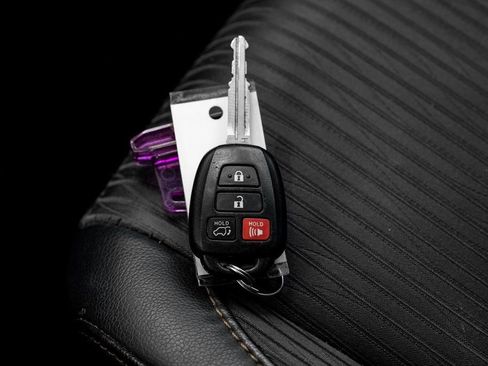 Used 2017 Toyota Highlander Plus image 68