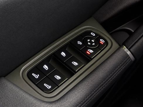 Used 2021 Porsche Cayenne S AWD/4WD image 33