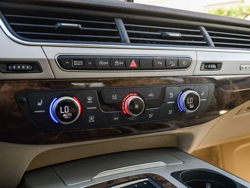 Used 2018 Audi Q7 2.0T Premium AWD/4WD image 21