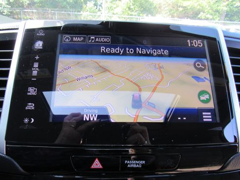 Used 2018 Honda Pilot Touring image 22