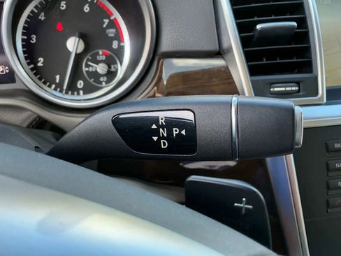 Used 2015 Mercedes-Benz ML 350 ML 350 4MATIC Sport Utility 4D w/ Premium 1 Package image 32