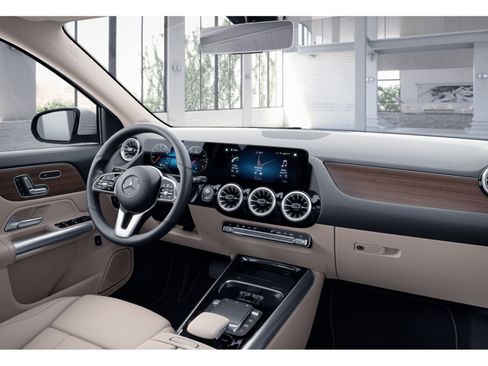 Certified 2023 Mercedes-Benz GLA 250 4MATIC image 36