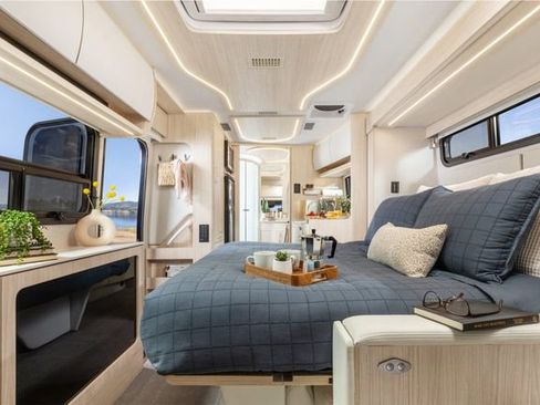 Used 2024 Mercedes-Benz Sprinter 3500 image 7