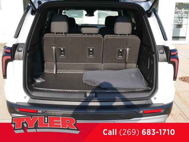 New 2027 Chevrolet Traverse LT w/ LPO, Floor Liner Package AWD/4WD image 16