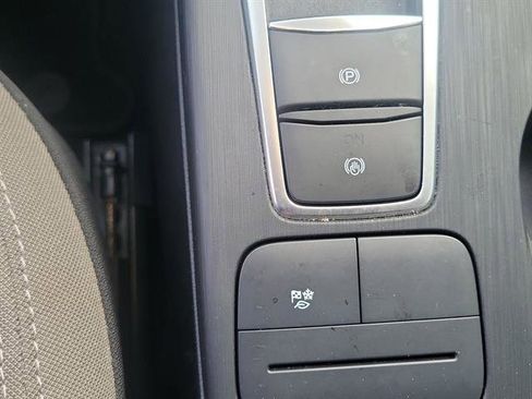 Used 2021 Ford Escape SE w/ SE Sport Appearance Package image 64