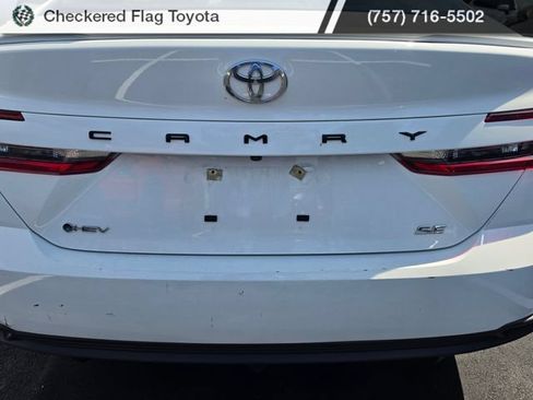 Used 2025 Toyota Camry SE FWD image 7