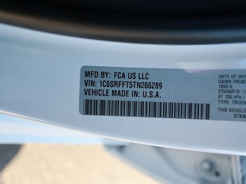 New 2026 RAM 1500 4x4 Crew Cab image 32