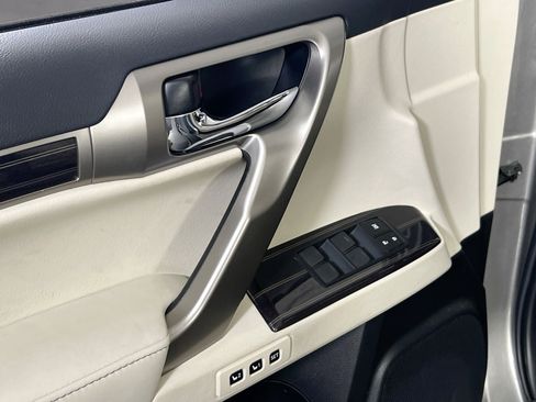 Used 2021 Lexus GX 460 Premium image 18