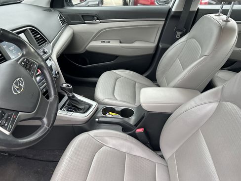 Used 2017 Hyundai Elantra Limited FWD image 16