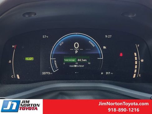 Used 2025 Toyota Camry SE image 17