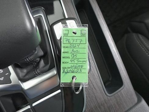 Used 2024 Audi Q5 2.0T Premium w/ Convenience Package image 33