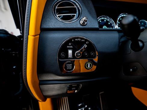 Used 2023 Rolls-Royce Cullinan image 44