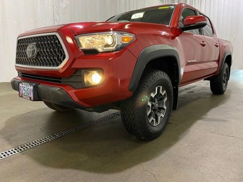 Certified 2018 Toyota Tacoma TRD Off-Road w/ Technology Package image 22
