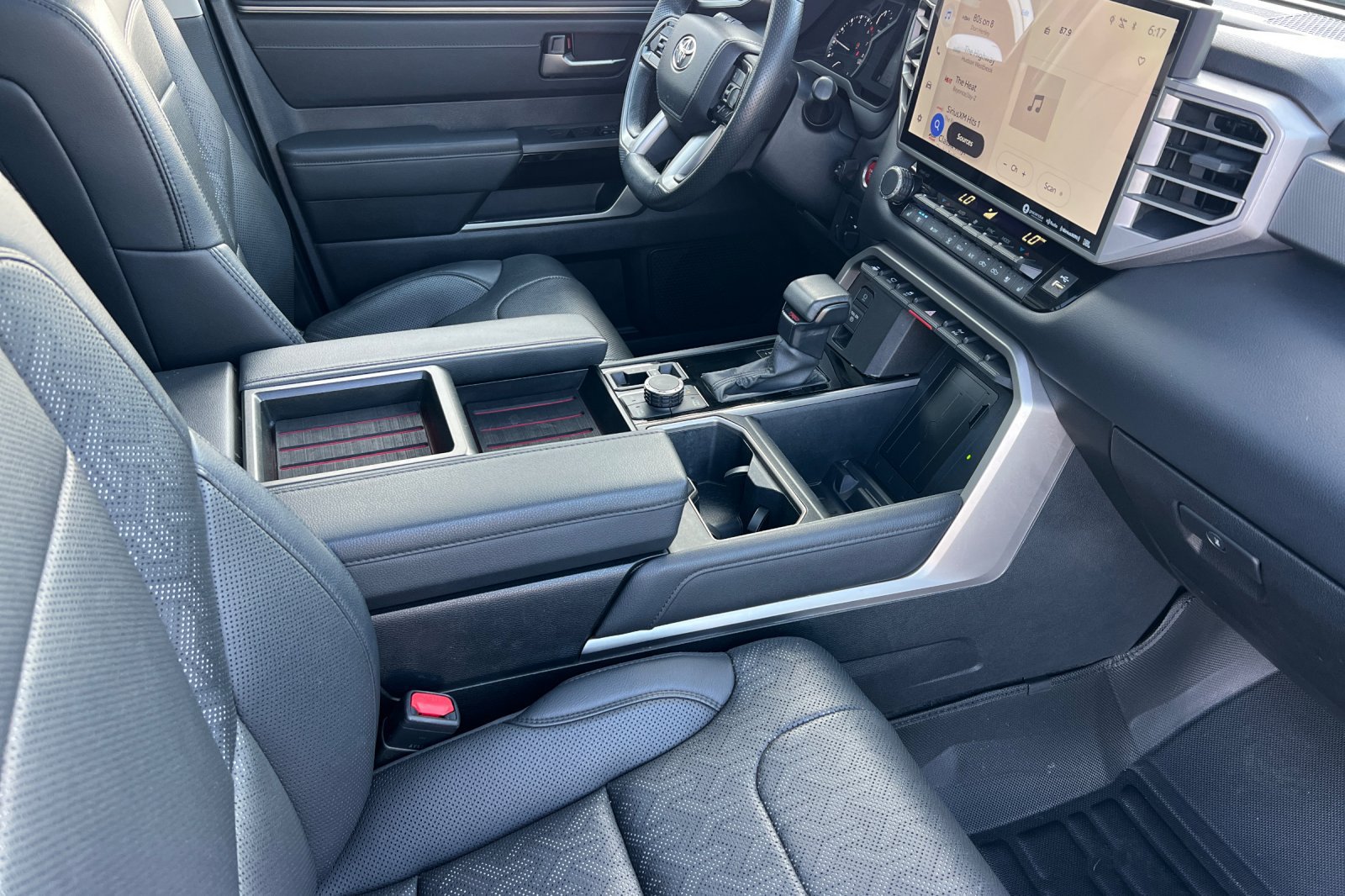 Used 2022 Toyota Tundra Limited w/ TRD Off-Road Package AWD/4WD image 15