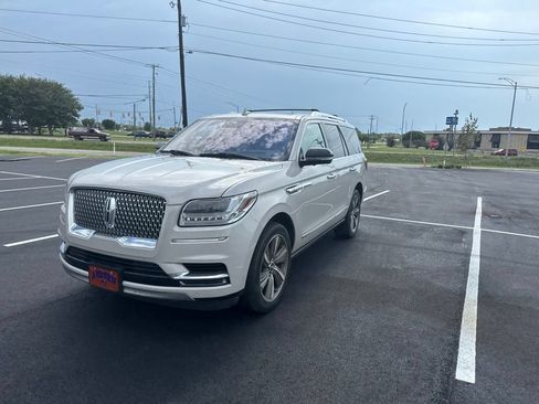 Used 2019 Lincoln Navigator Reserve AWD/4WD image 5