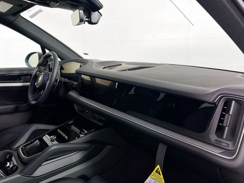 New 2026 Porsche Cayenne AWD/4WD image 31