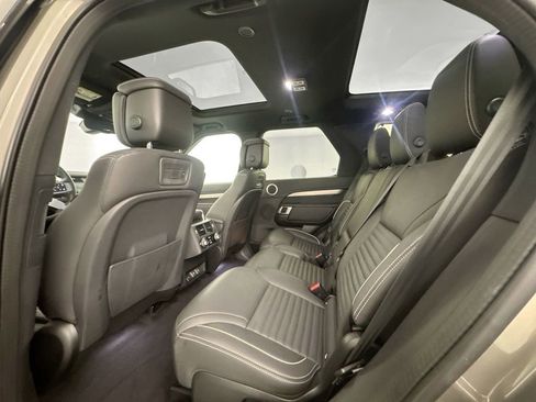 Used 2024 Land Rover Discovery Dynamic SE image 24