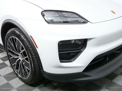 New 2026 Porsche Macan Electric image 37