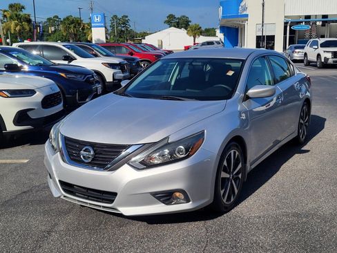 Used 2017 Nissan Altima 2.5 SR FWD image 6