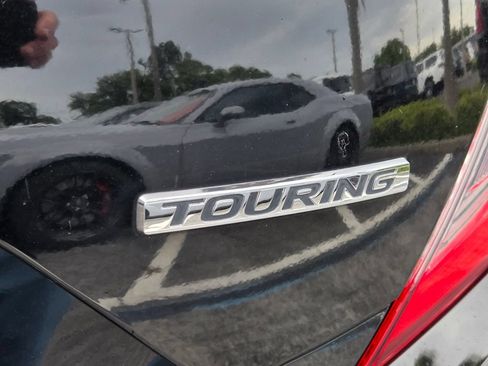 Used 2016 Honda Civic Touring image 10