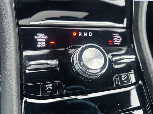 Used 2022 Jeep Grand Cherokee Overland image 15