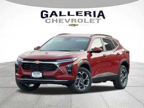 New 2026 Chevrolet Trax LT w/ Driver Confidence Package image 2