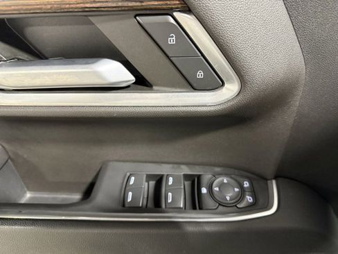 Used 2022 GMC Sierra 1500 SLE image 8