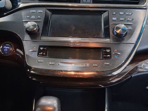 Used 2013 Toyota Avalon Limited image 10