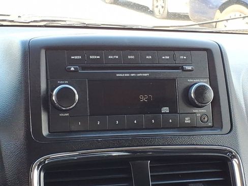 Used 2014 Dodge Grand Caravan SXT FWD image 7