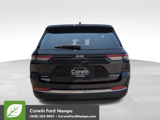 Used 2023 Jeep Grand Cherokee Limited AWD/4WD image 4