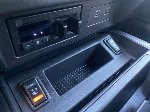 Used 2024 Nissan Titan PRO-4X w/ Pro-4x Convenience Package image 23