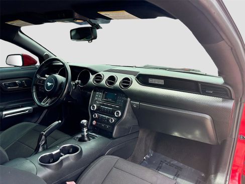 Used 2017 Ford Mustang Coupe image 28