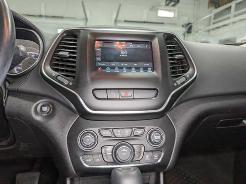 Used 2020 Jeep Cherokee Latitude Plus w/ Cold Weather Group image 29