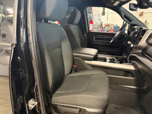 Used 2025 RAM 2500 Big Horn AWD/4WD image 10