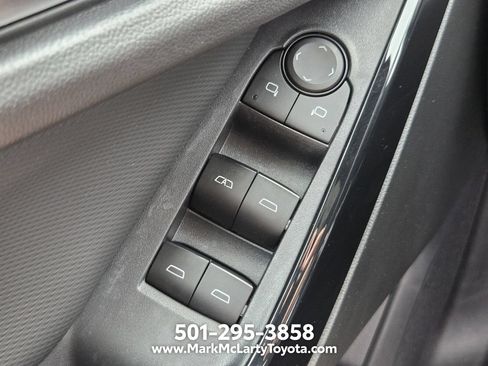 Used 2025 Chevrolet Equinox LT FWD image 25