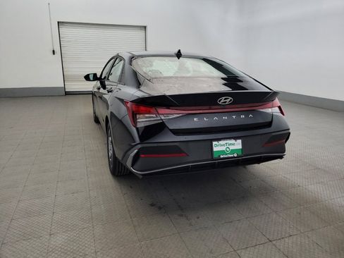Used 2024 Hyundai Elantra SEL FWD image 6