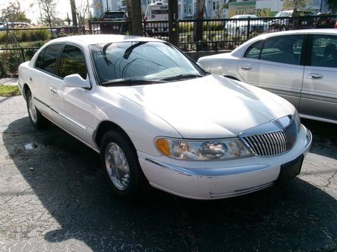 Used 1998 Lincoln Continental FWD image 1