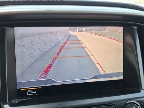 Used 2020 Chevrolet Colorado LT w/ Safety Package image 18