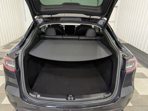 Used 2024 Tesla Model Y Long Range AWD/4WD image 20