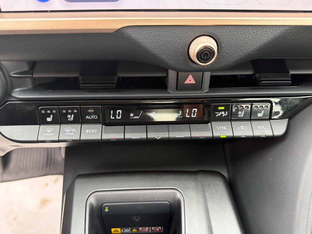 Used 2023 Toyota Crown Platinum AWD/4WD image 18