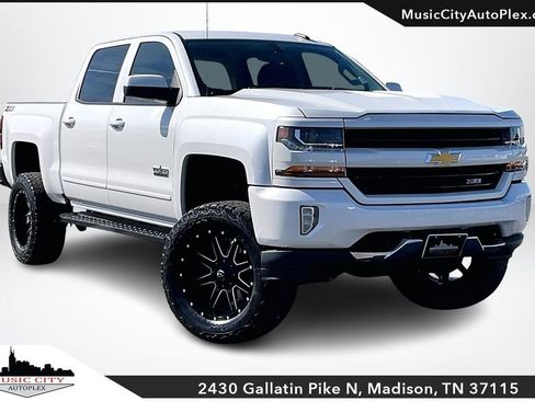 Used 2018 Chevrolet Silverado 1500 LT w/ Texas Edition image 1