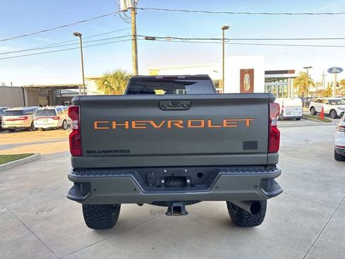 Used 2024 Chevrolet Silverado 2500 Custom w/ Custom Value Package image 8